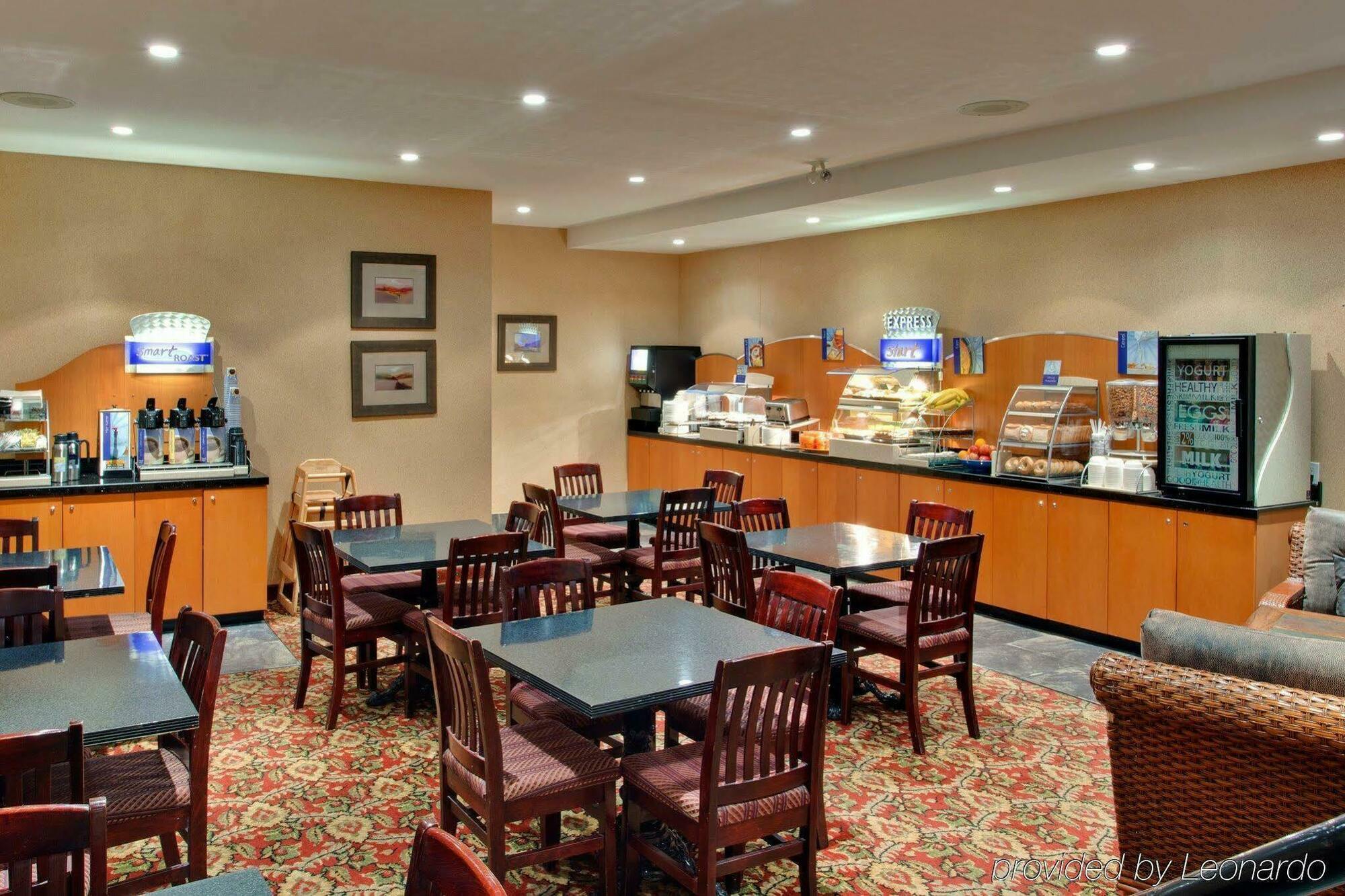 Comfort Inn & Suites Collingwood Exterior photo